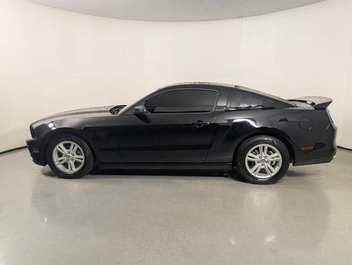 Black 2014 Ford Mustang V6
