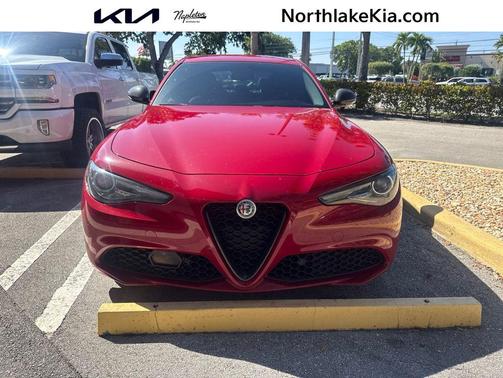 Alfa Rosso 2019 Alfa Romeo Giulia Base