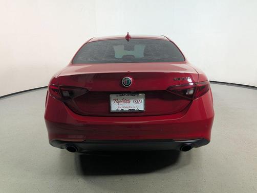 Alfa Rosso 2019 Alfa Romeo Giulia Base