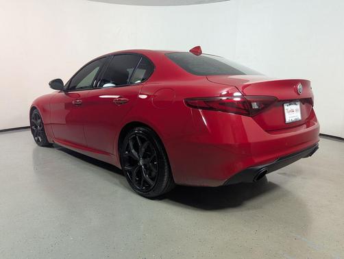 Alfa Rosso 2019 Alfa Romeo Giulia Base