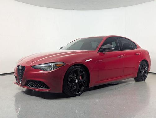 Alfa Rosso 2019 Alfa Romeo Giulia Base