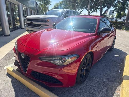 Alfa Rosso 2019 Alfa Romeo Giulia Base