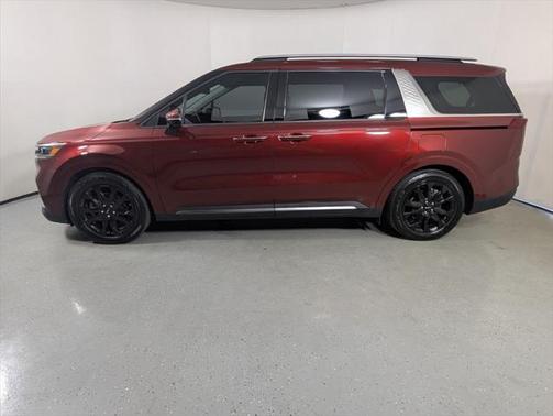 2023 Kia Carnival SX