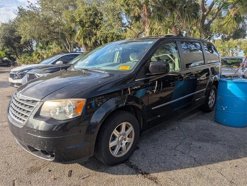2009 Chrysler Town & Country Touring