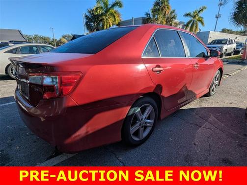 2014 Toyota Camry SE