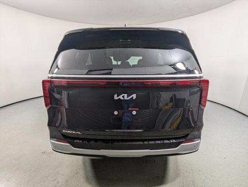 2025 Kia Carnival EX