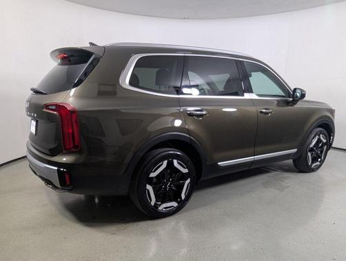 Dark Moss 2024 Kia Telluride S