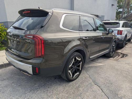 Dark Moss 2024 Kia Telluride S