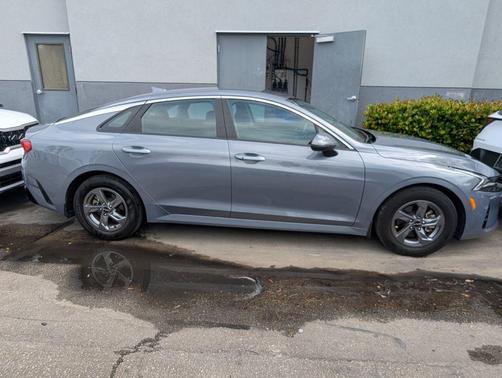 Everlasting Silver 2024 Kia K5 LXS