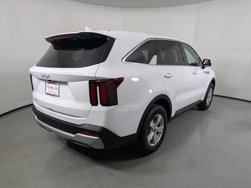 2025 Kia Sorento LX
