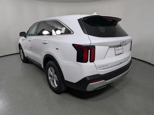 2025 Kia Sorento LX