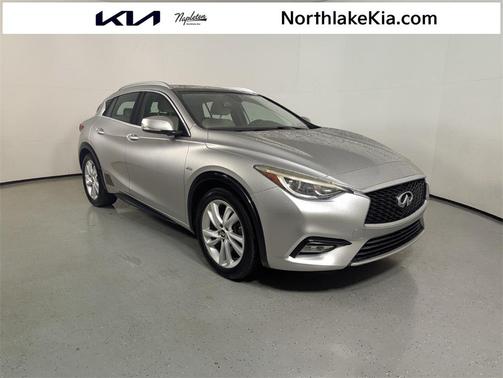 2017 INFINITI QX30 Premium