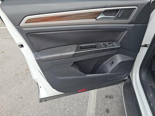 2021 Volkswagen Atlas 3.6L SE w/Technology