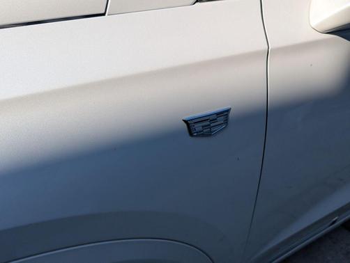 Crystal White Tricoat 2021 Cadillac XT6 Premium Luxury AWD