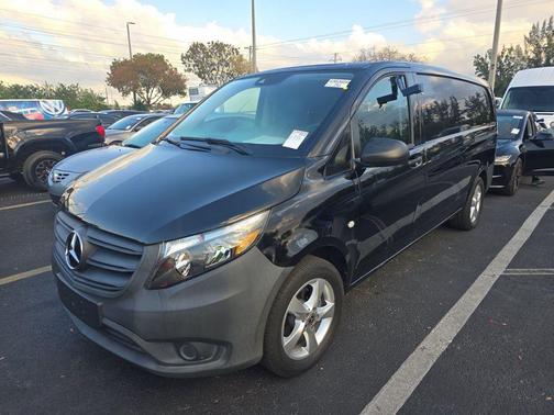 2022 Mercedes-Benz Metris Base