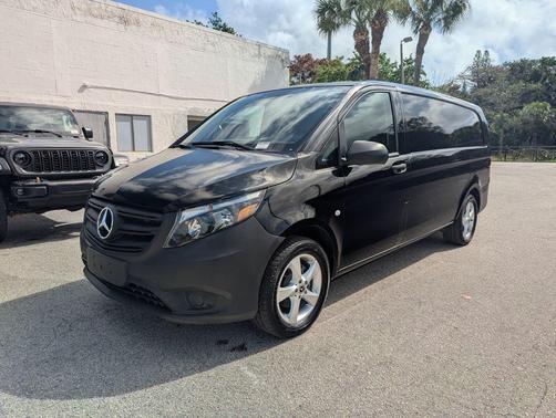 2022 Mercedes-Benz Metris Base