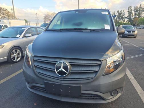 2022 Mercedes-Benz Metris Base