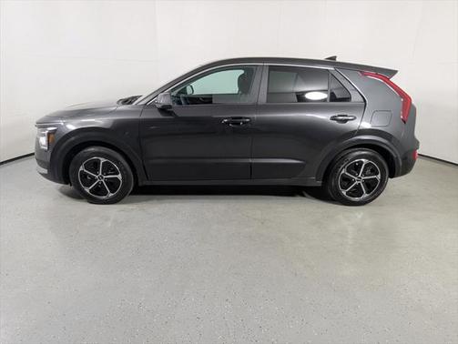 2023 Kia Niro LX