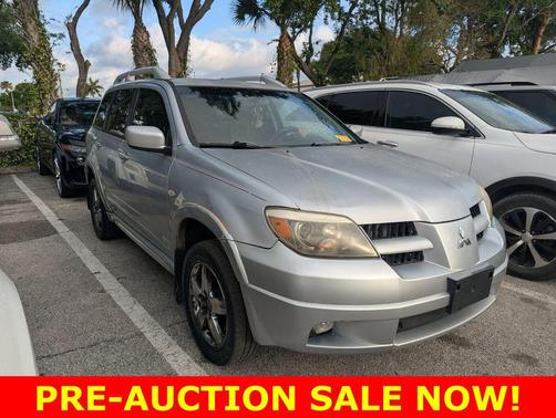 Cool Silver Metallic 2006 Mitsubishi Outlander SE