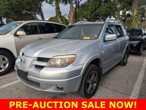 Cool Silver Metallic 2006 Mitsubishi Outlander SE
