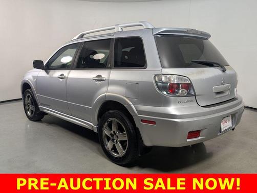 Cool Silver Metallic 2006 Mitsubishi Outlander SE