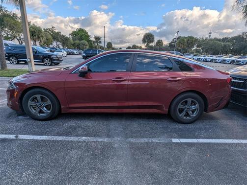 2022 Kia K5 LXS
