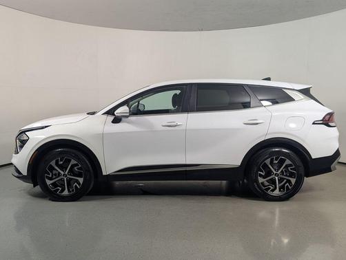 Glacial White Pearl 2023 Kia Sportage EX