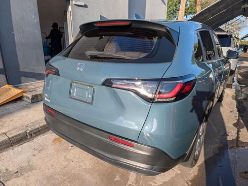Urban Gray Pearl 2025 Honda HR-V LX