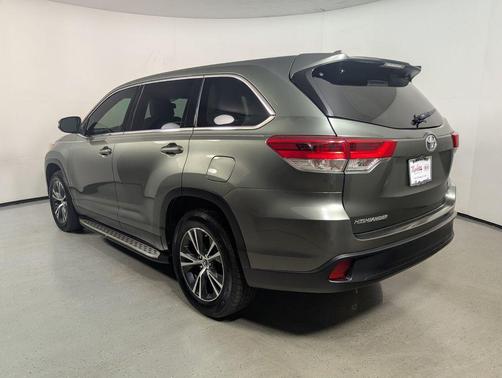 Alumina Jade Metallic 2019 Toyota Highlander LE Plus