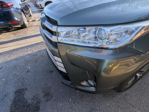 Alumina Jade Metallic 2019 Toyota Highlander LE Plus