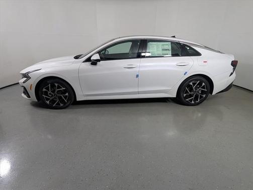 2025 Kia K5 EX