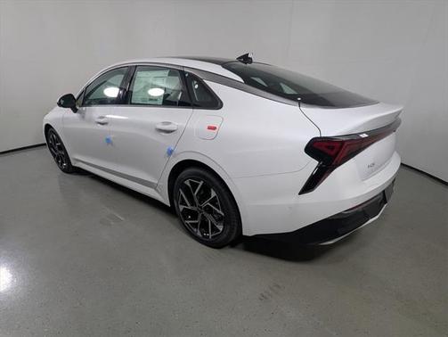 2025 Kia K5 EX