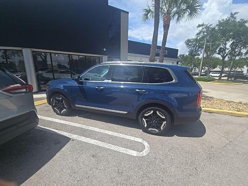 Midnight Lake Blue 2023 Kia Telluride S