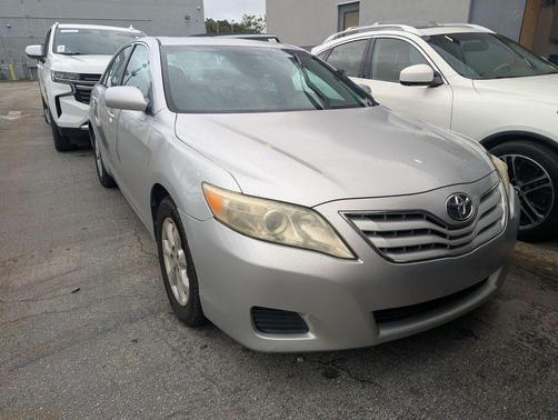 Classic Silver Metallic 2011 Toyota Camry LE