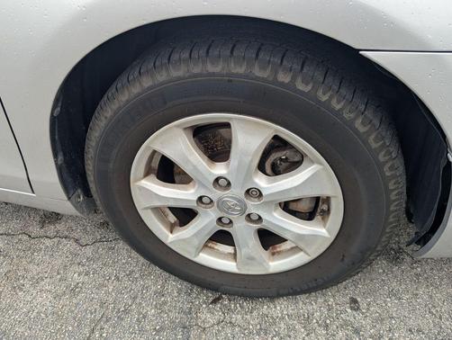 Classic Silver Metallic 2011 Toyota Camry LE