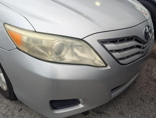 Classic Silver Metallic 2011 Toyota Camry LE