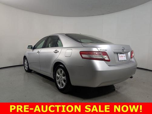 Classic Silver Metallic 2011 Toyota Camry LE