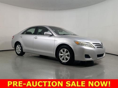 Classic Silver Metallic 2011 Toyota Camry LE