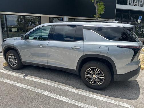 Sterling Gray Metallic 2025 Chevrolet Traverse LT
