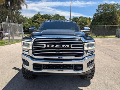 2022 RAM 3500 Laramie Crew Cab 4x4 6'4' Box