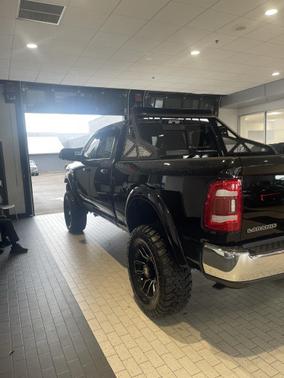 2022 RAM 3500 Laramie Crew Cab 4x4 6'4' Box