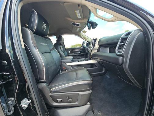 2022 RAM 3500 Laramie Crew Cab 4x4 6'4' Box