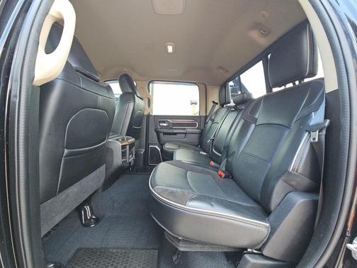 2022 RAM 3500 Laramie Crew Cab 4x4 6'4' Box