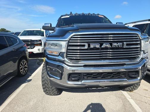 2022 RAM 3500 Laramie Crew Cab 4x4 6'4' Box