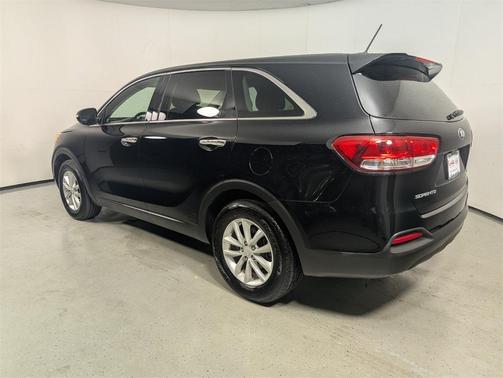 2016 Kia Sorento L