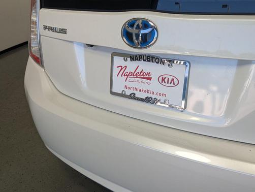 Blizzard Pearl 2014 Toyota Prius Four
