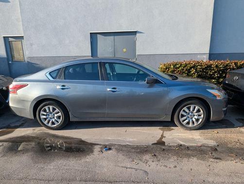 Gun Metallic 2015 Nissan Altima 2.5 S