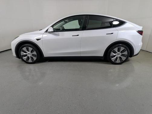 2021 Tesla Model Y Standard Range Rear-Wheel Drive
