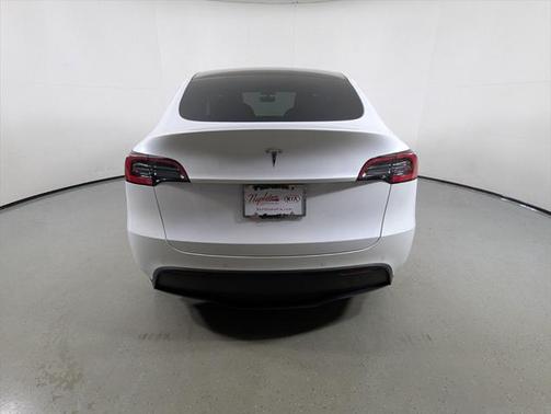 2021 Tesla Model Y Standard Range Rear-Wheel Drive