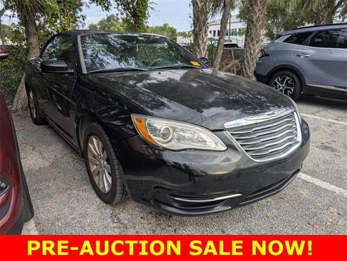 2013 Chrysler 200 Touring